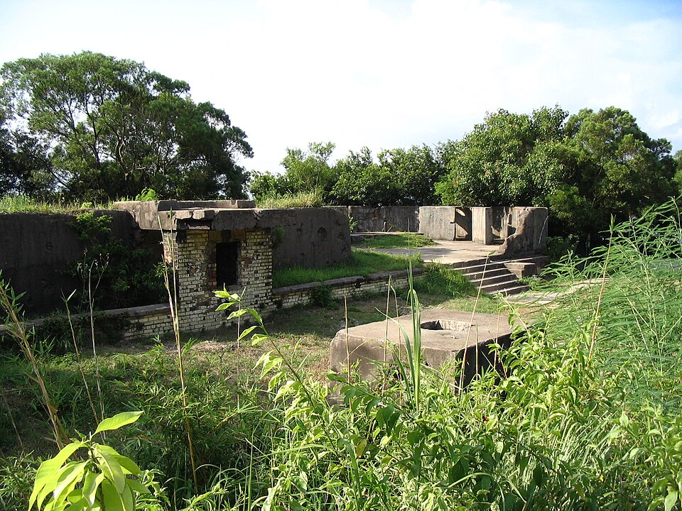 Pinewood Battery (Deserted)